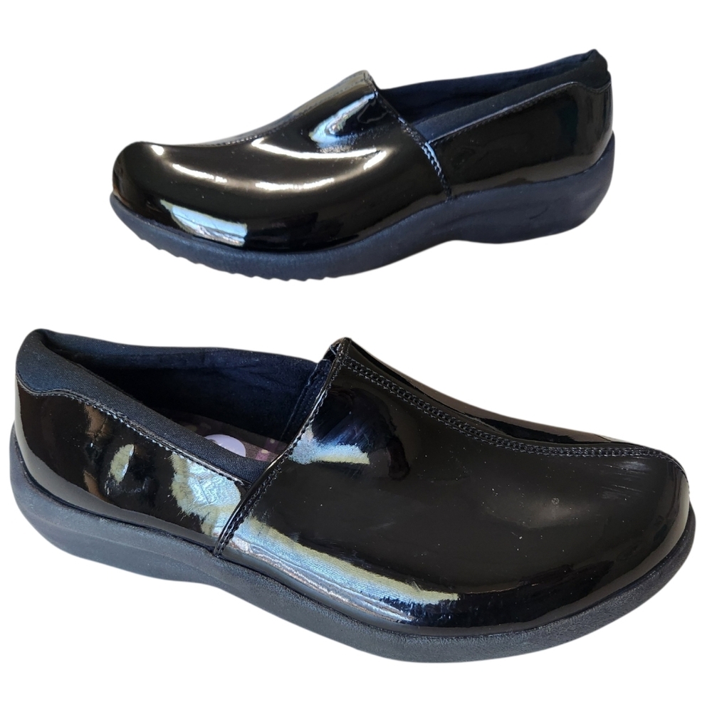 Skechers (Closer To 7.5 Than 8.5) Women’s Black Slip-On Patent Casual Shoes - Picture 3 of 14